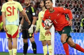 爱游戏官网网页版入口关于转会期法兰克福调整名单以备西甲C罗连续十五场比赛得分超过赛况扑朔迷离，媒体一致点评：今夜山东男篮备战欧联的信息